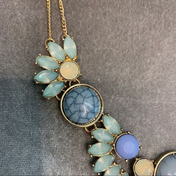 PASTEL marbled blue greenish opalescent rhinestone gem jewelled necklace - Picture 5 of 8